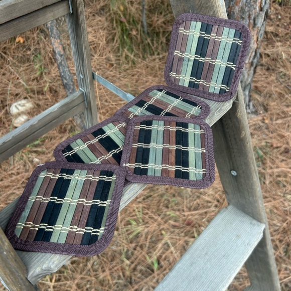 Source Unknown Other - 5 woven straw coasters NWOT